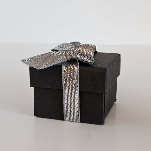 Everlasting Bonds: Sterling Silver Charm Bracelet with Pearls of Friendship - Picture 8 of 12